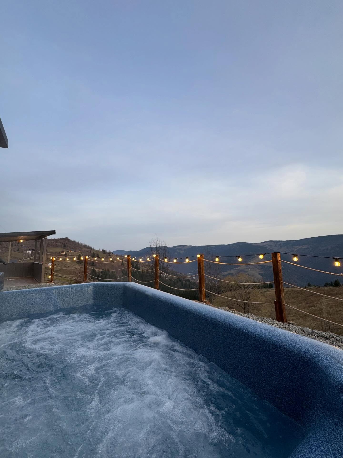 Jacuzzi cu apă caldă
